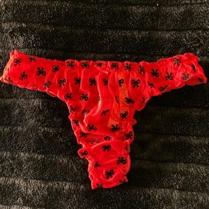 VICTORIAS SECRET RED ROUCHED MESH THONG W/ VELVET DESIGN M NWT